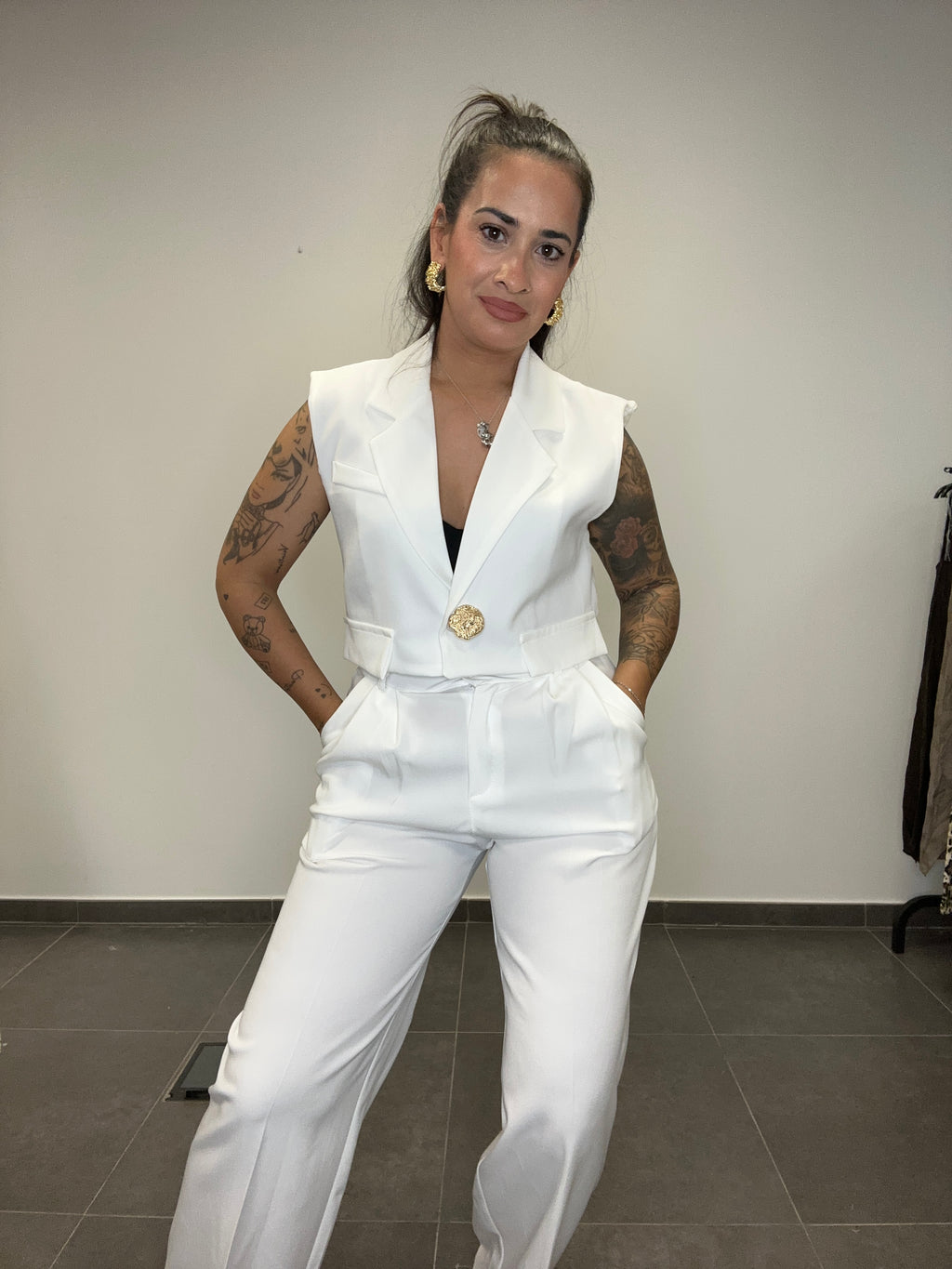 TRAJE CHALECO CROP BLANCO.