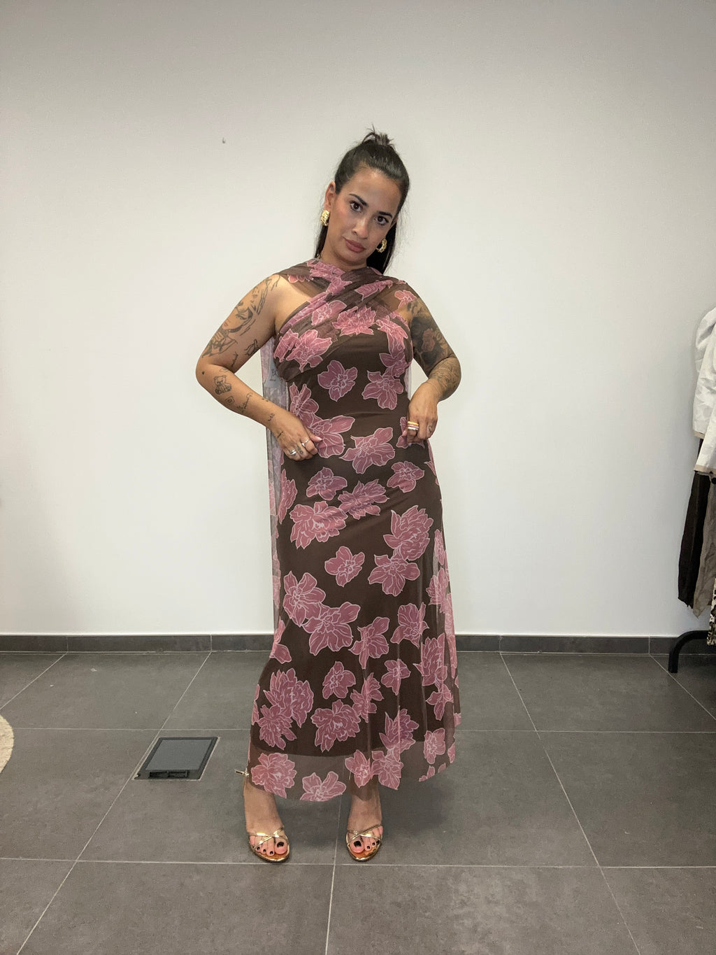 VESTIDO MULTIPOSICIÓN.