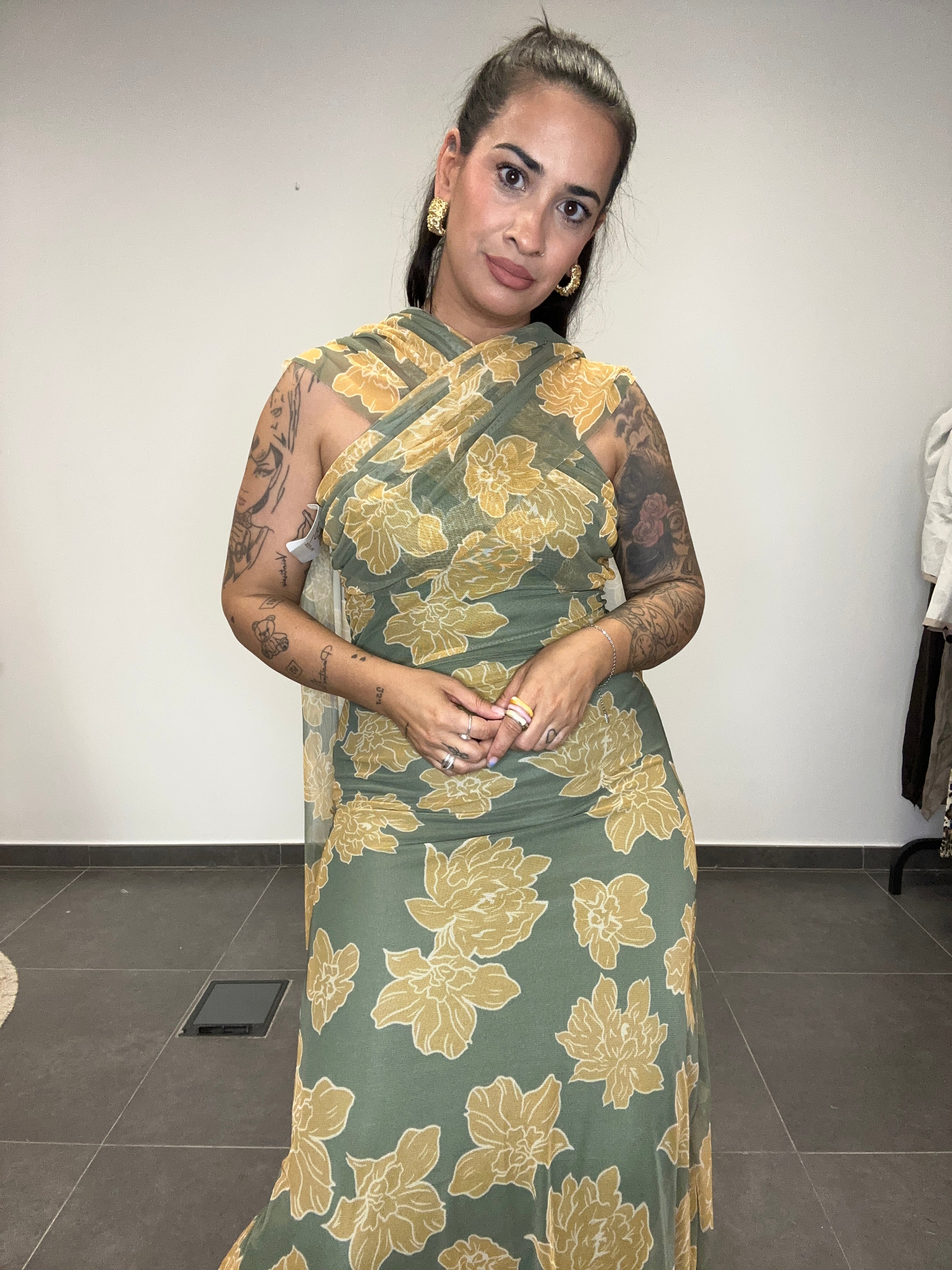 VESTIDO MULTIPOSICIÓN.
