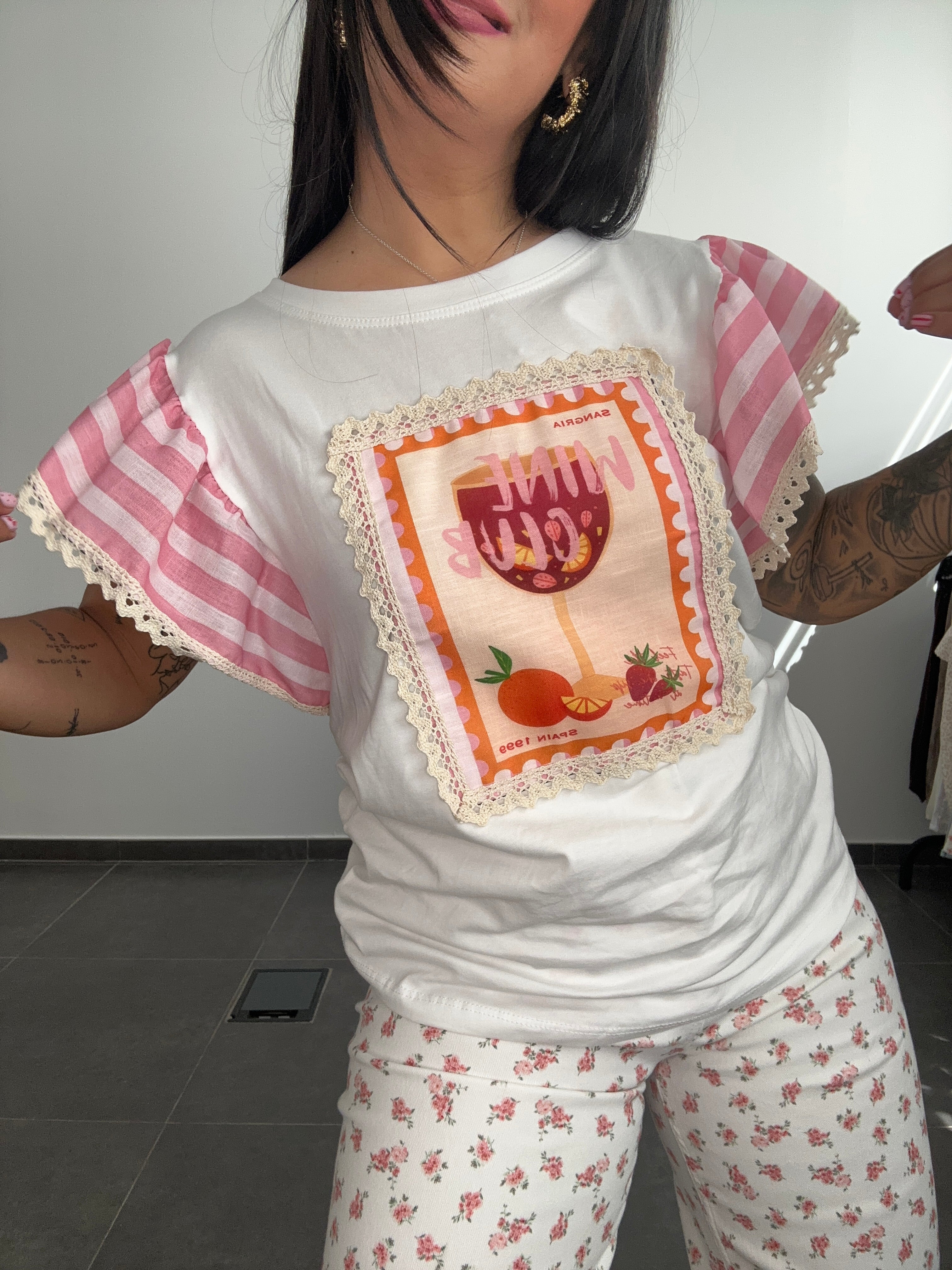 CAMISETA MANGA VOLANTE.