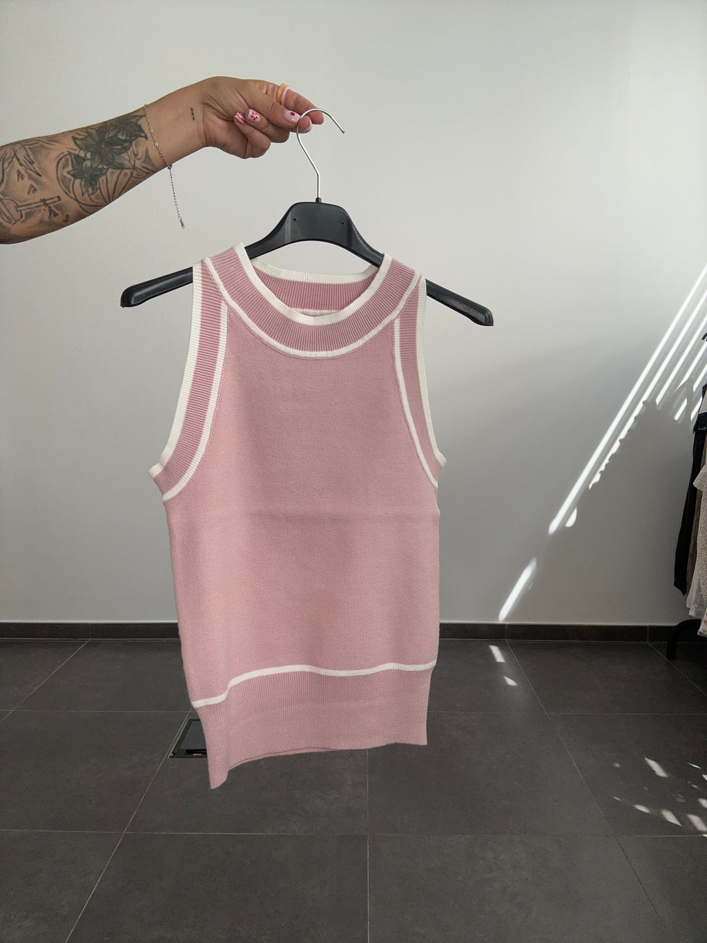 TOP PUNTO ROSA PASTEL.