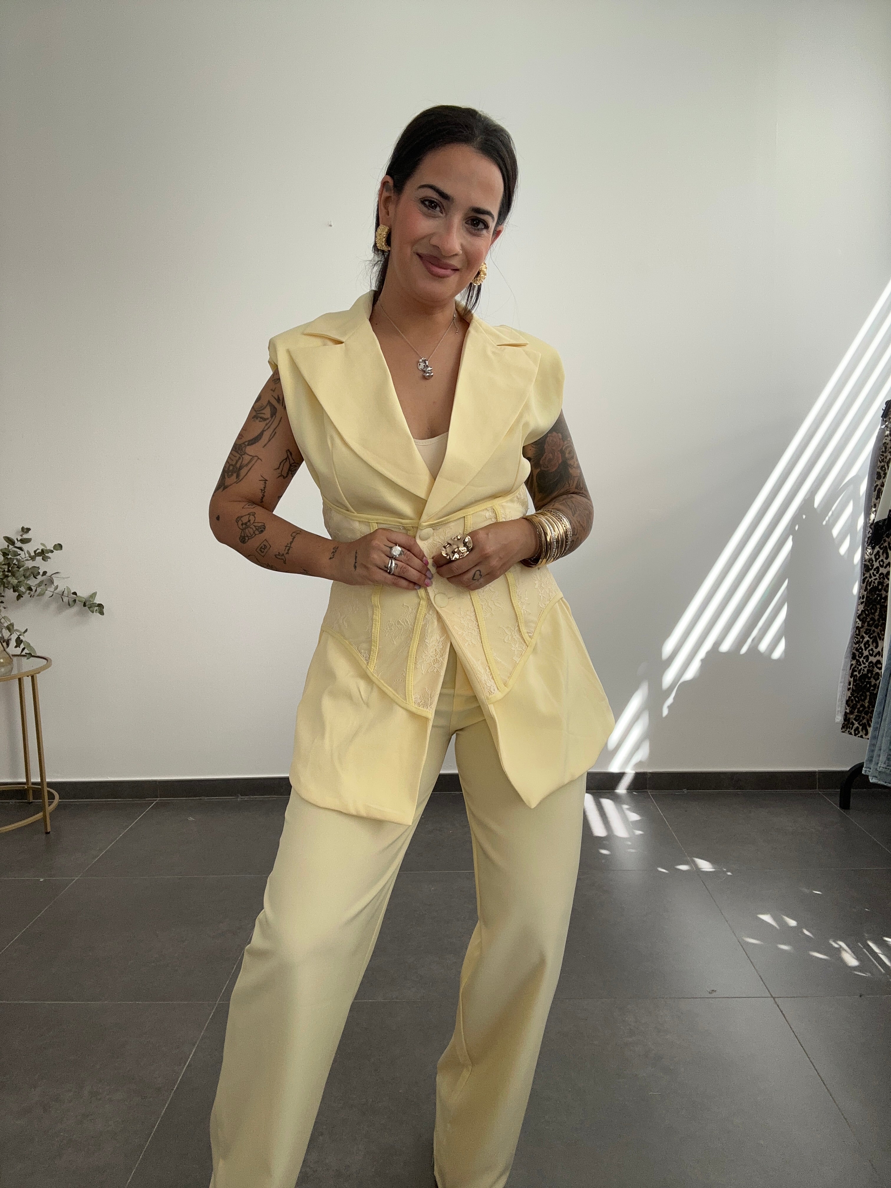 TRAJE CORSET AMARILLO.