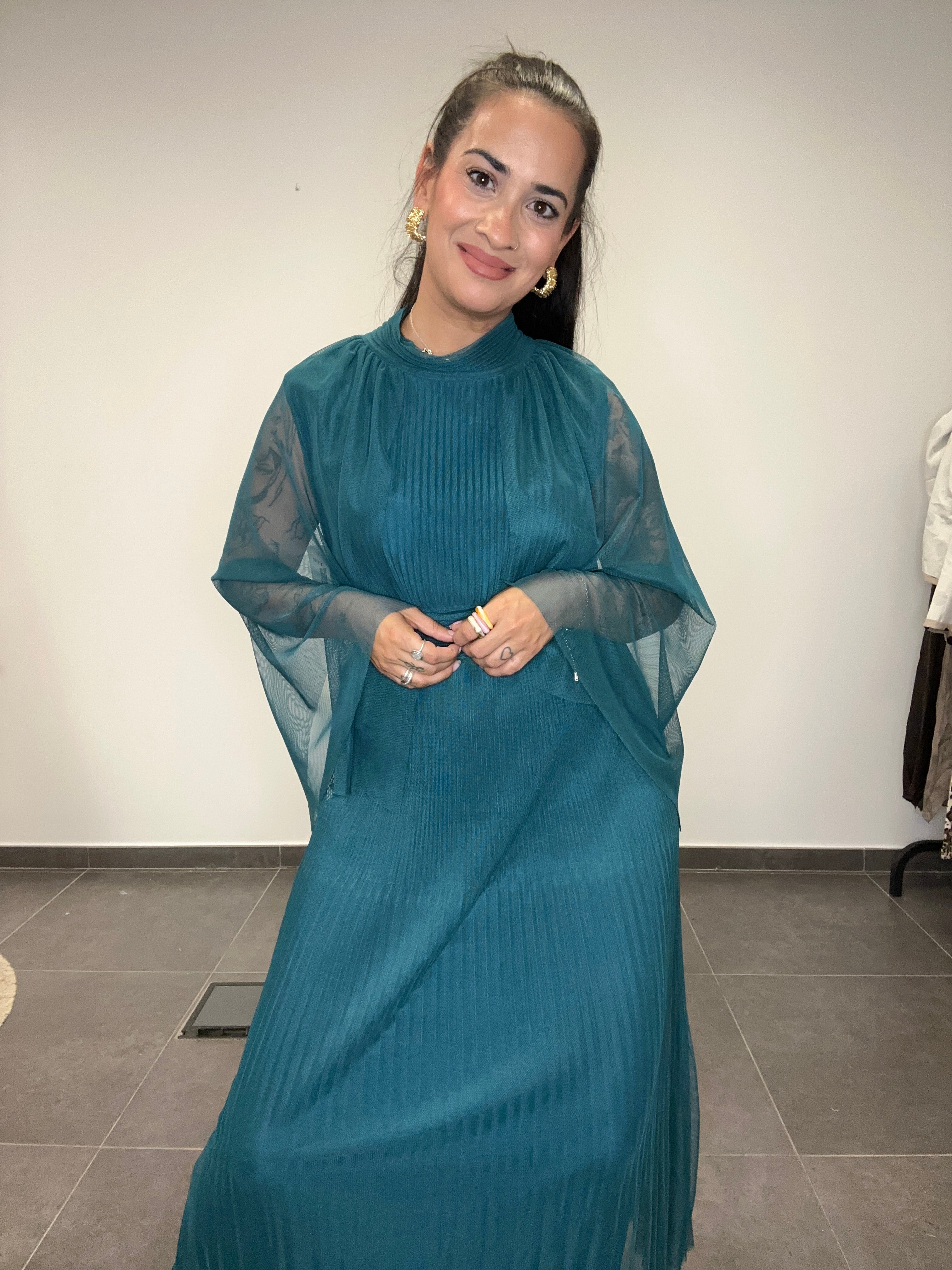 VESTIDO MANGAS TUL PETROLEO.
