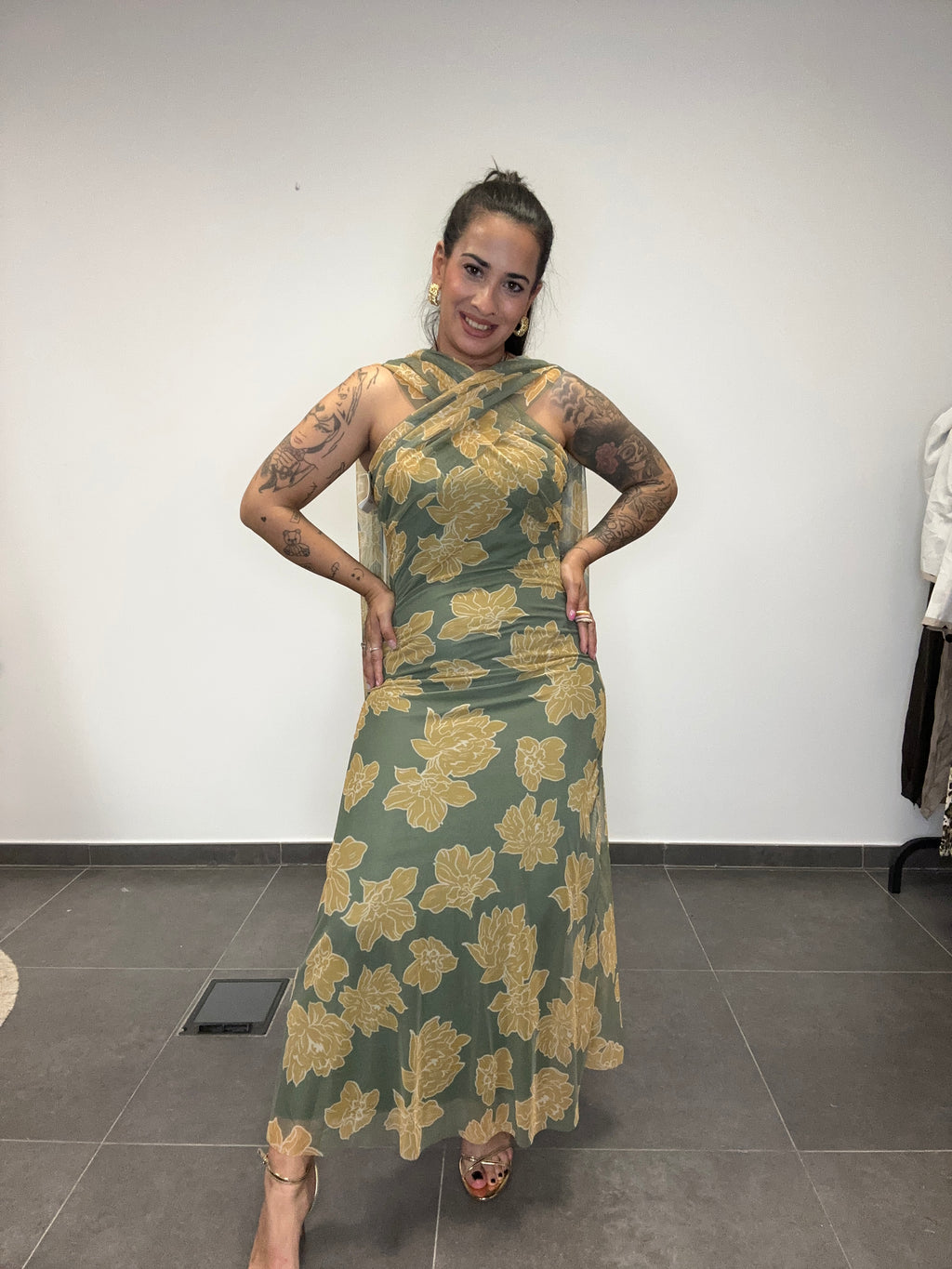 VESTIDO MULTIPOSICIÓN.