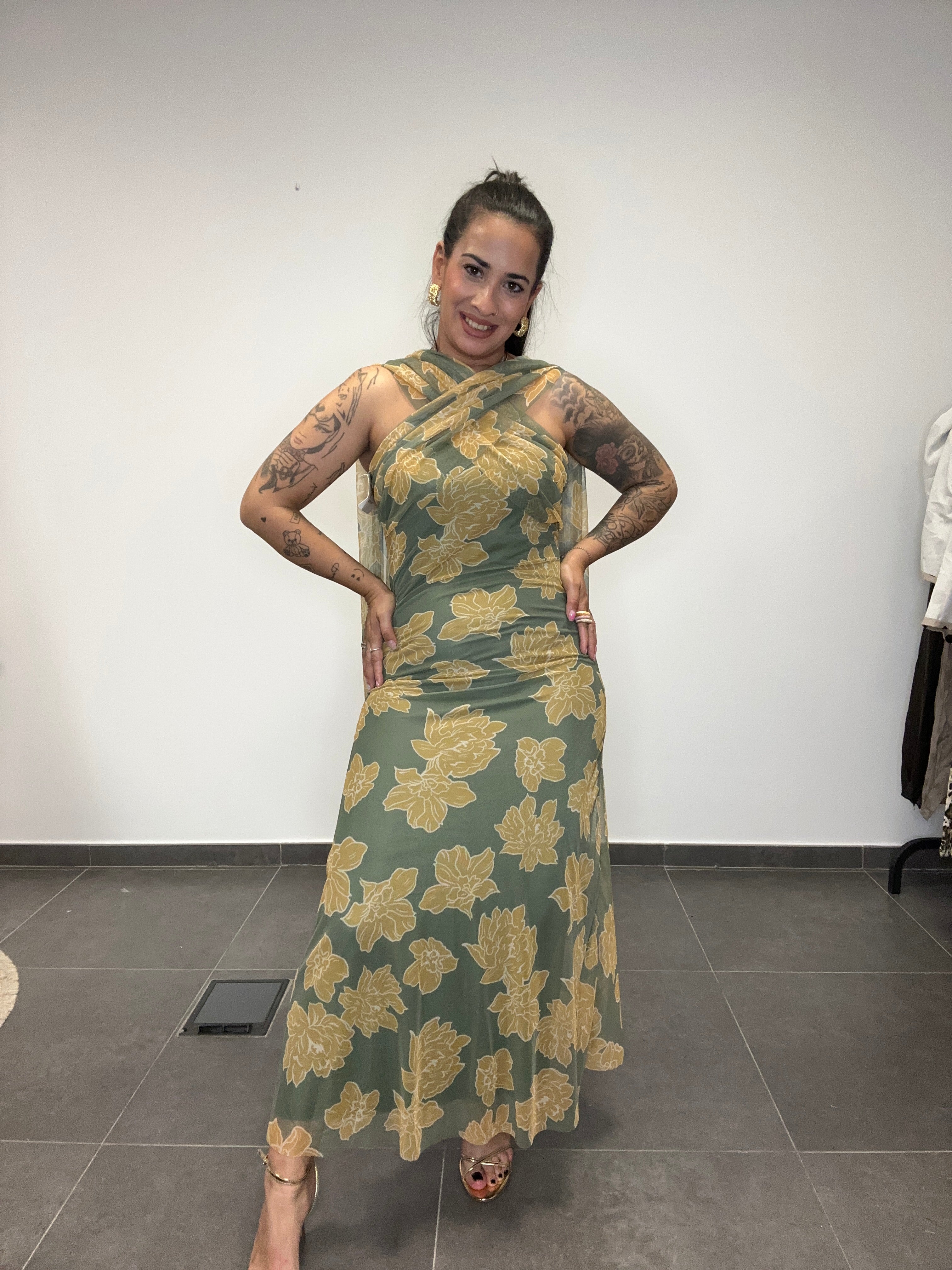 VESTIDO MULTIPOSICIÓN.