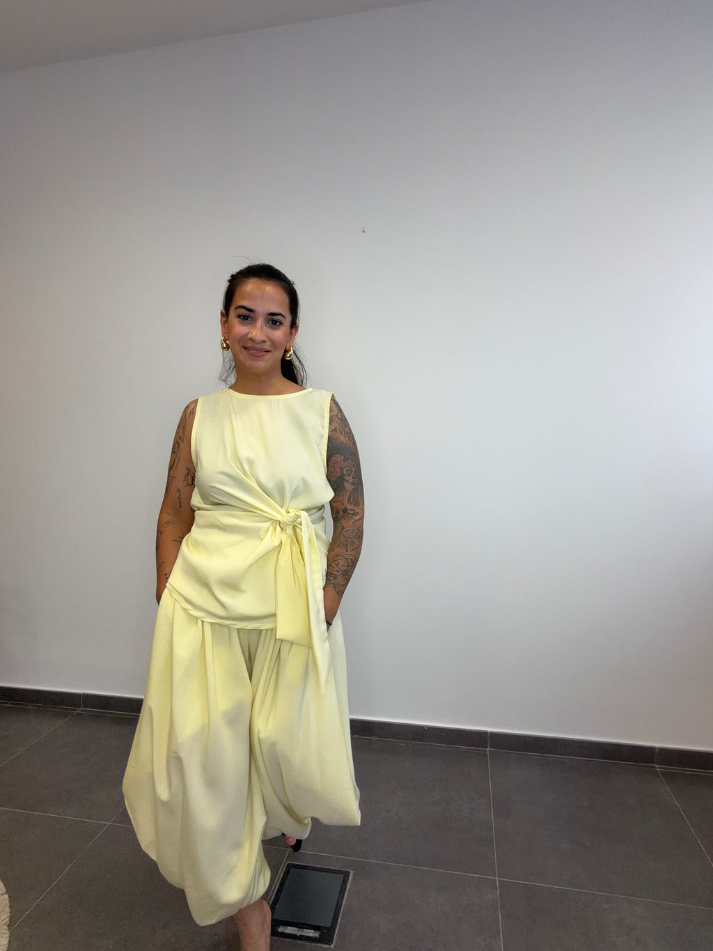 PANTALÓN MURCIÉLAGO AMARILLO