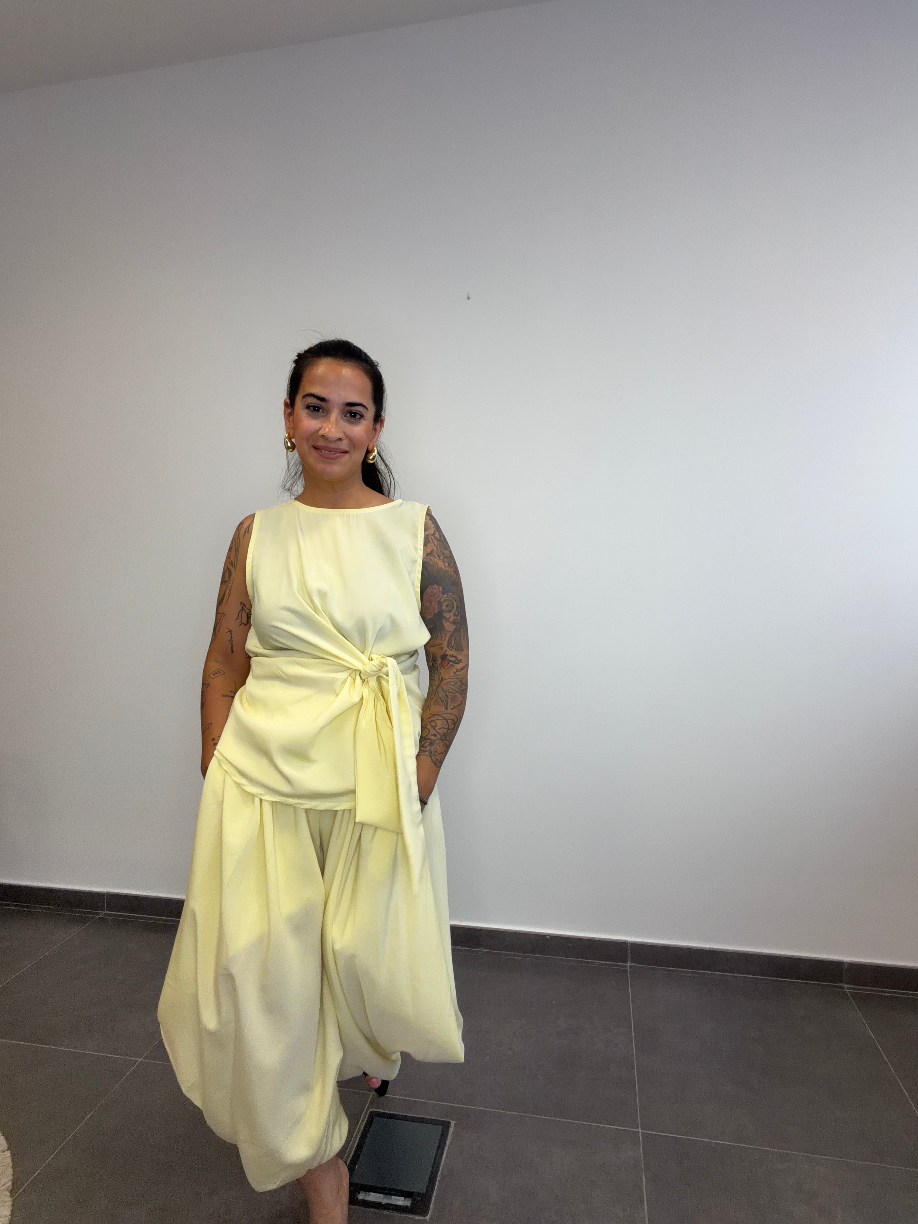 PANTALÓN MURCIÉLAGO AMARILLO