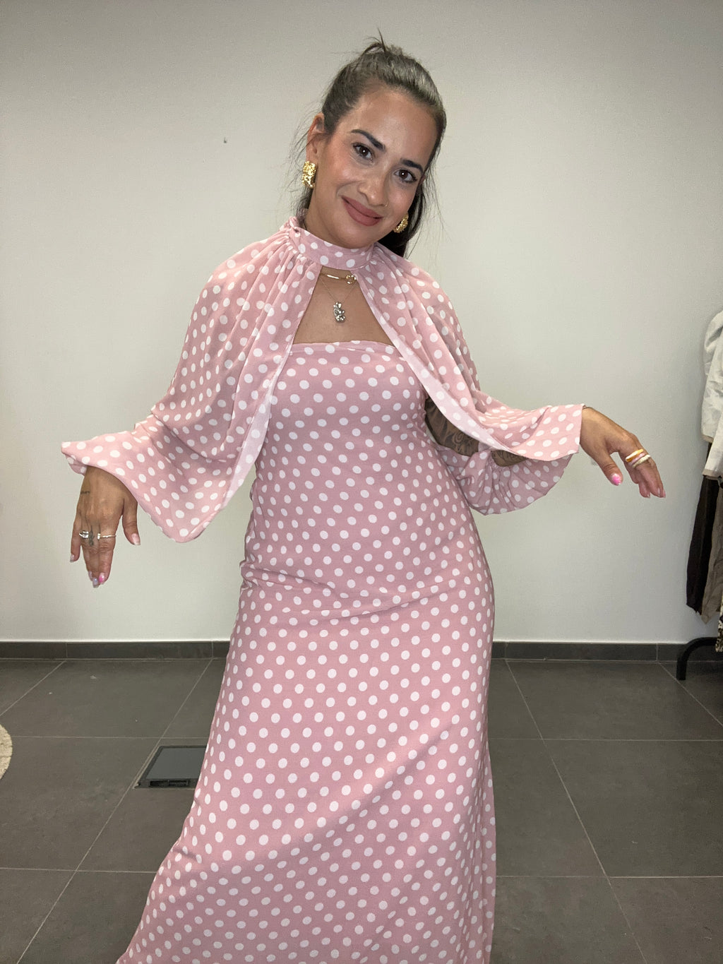 VESTIDO LUNARES ROSA.