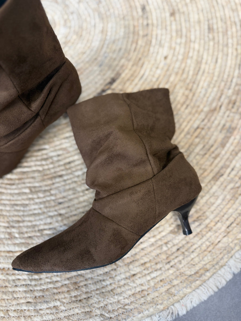 •BOTIN ZAR•