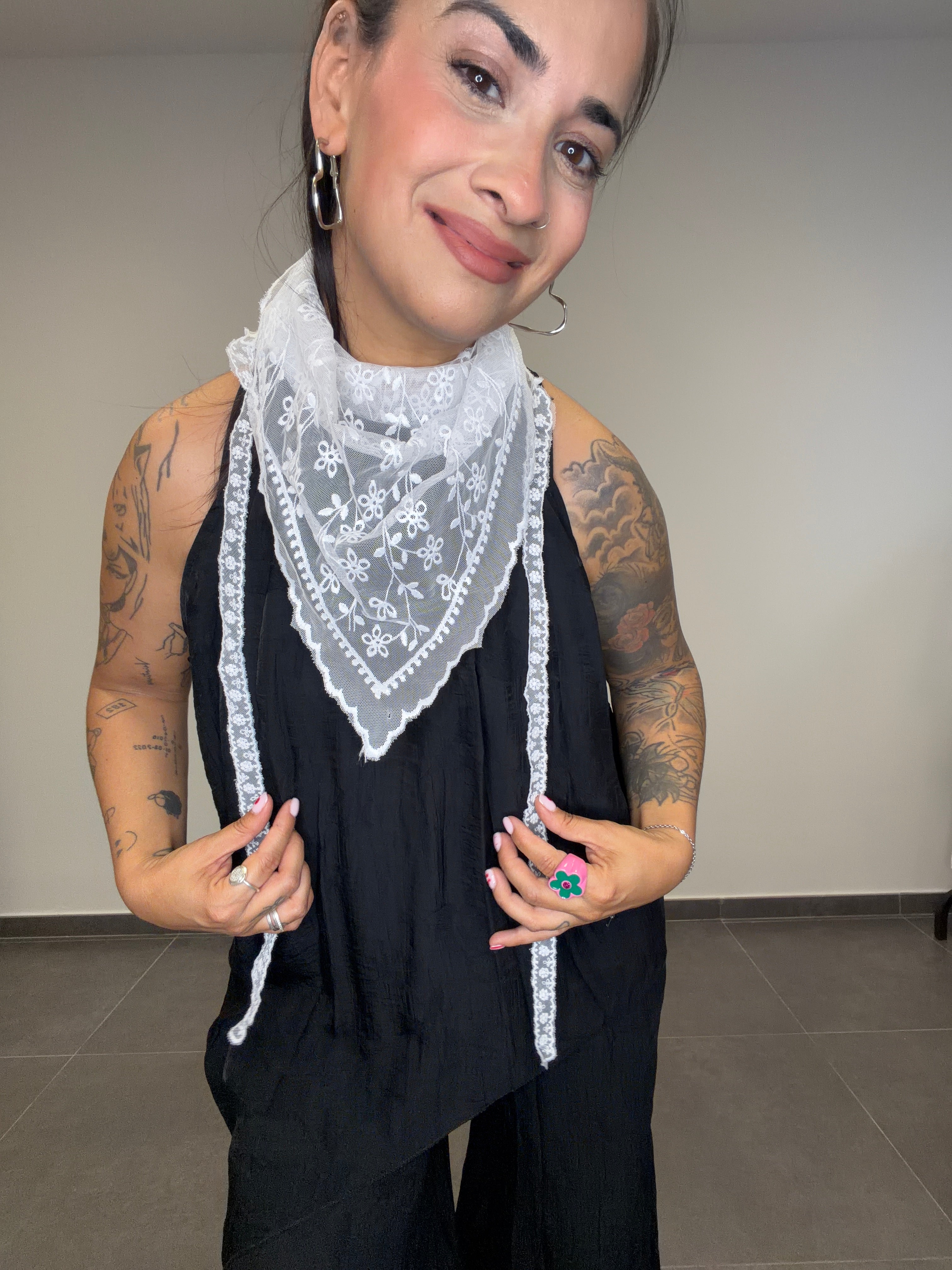BANDANA BORDADA BLANCA.