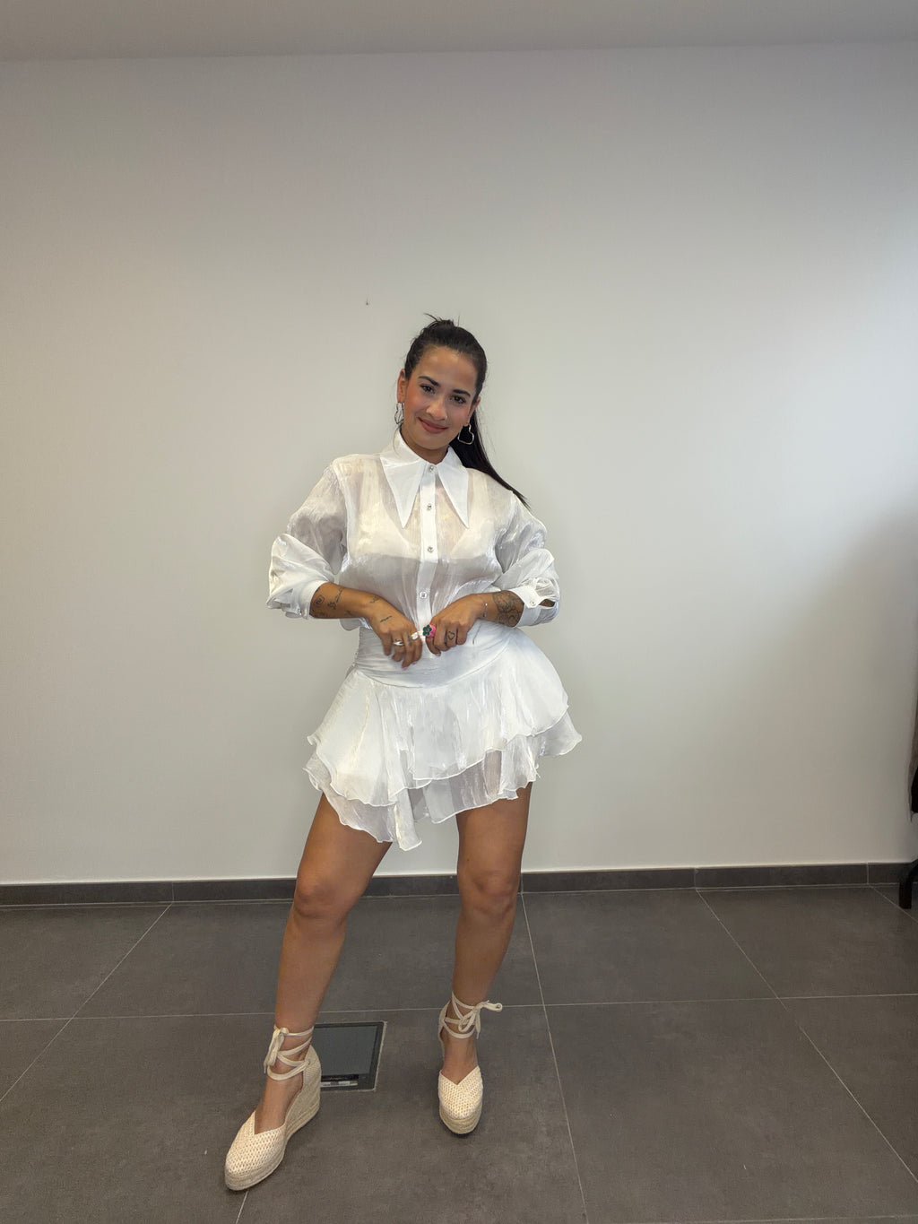 VESTIDO MIDI BLANCO.