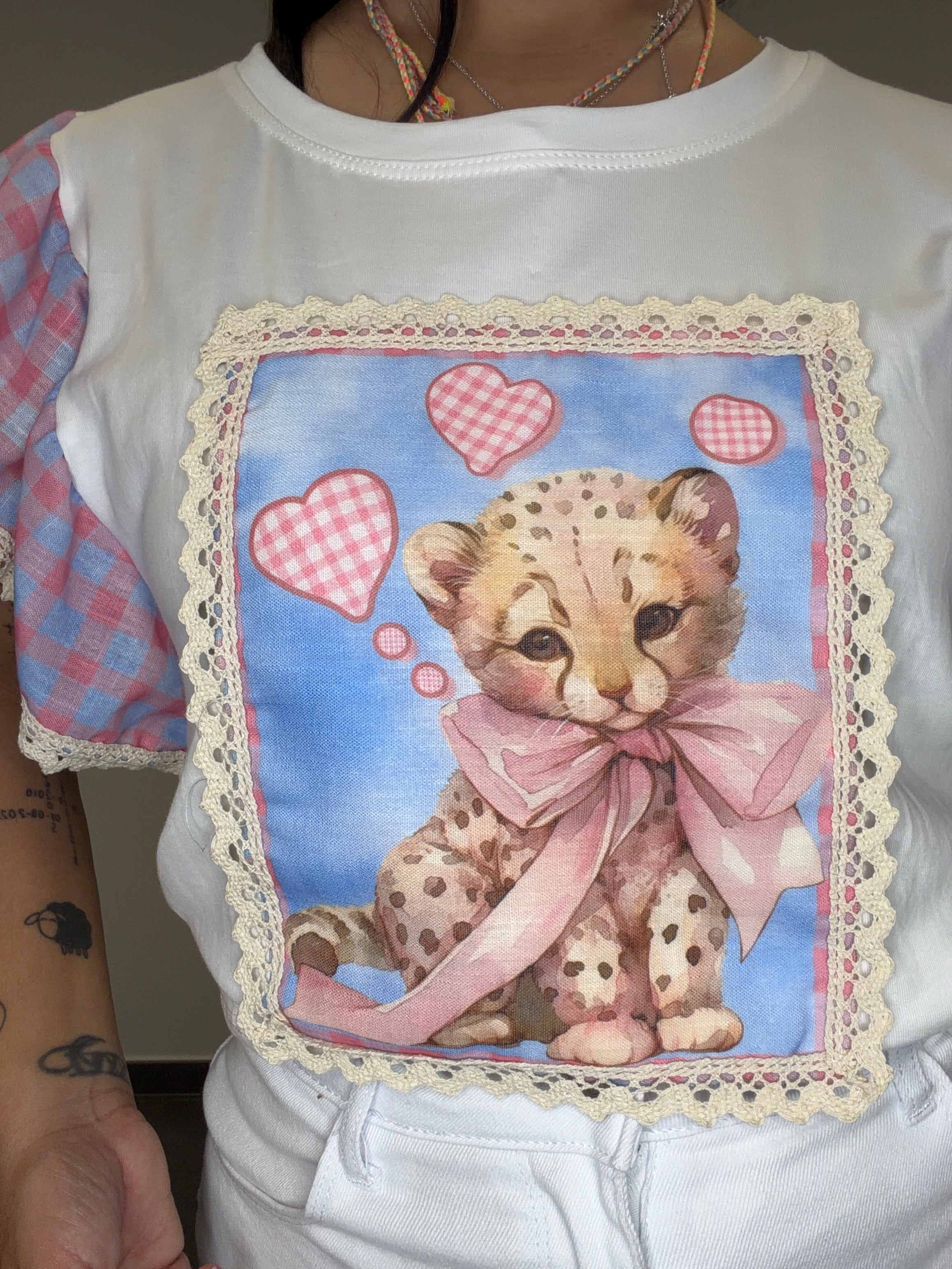 CAMISETA MANGA VOLANTE AZUL.