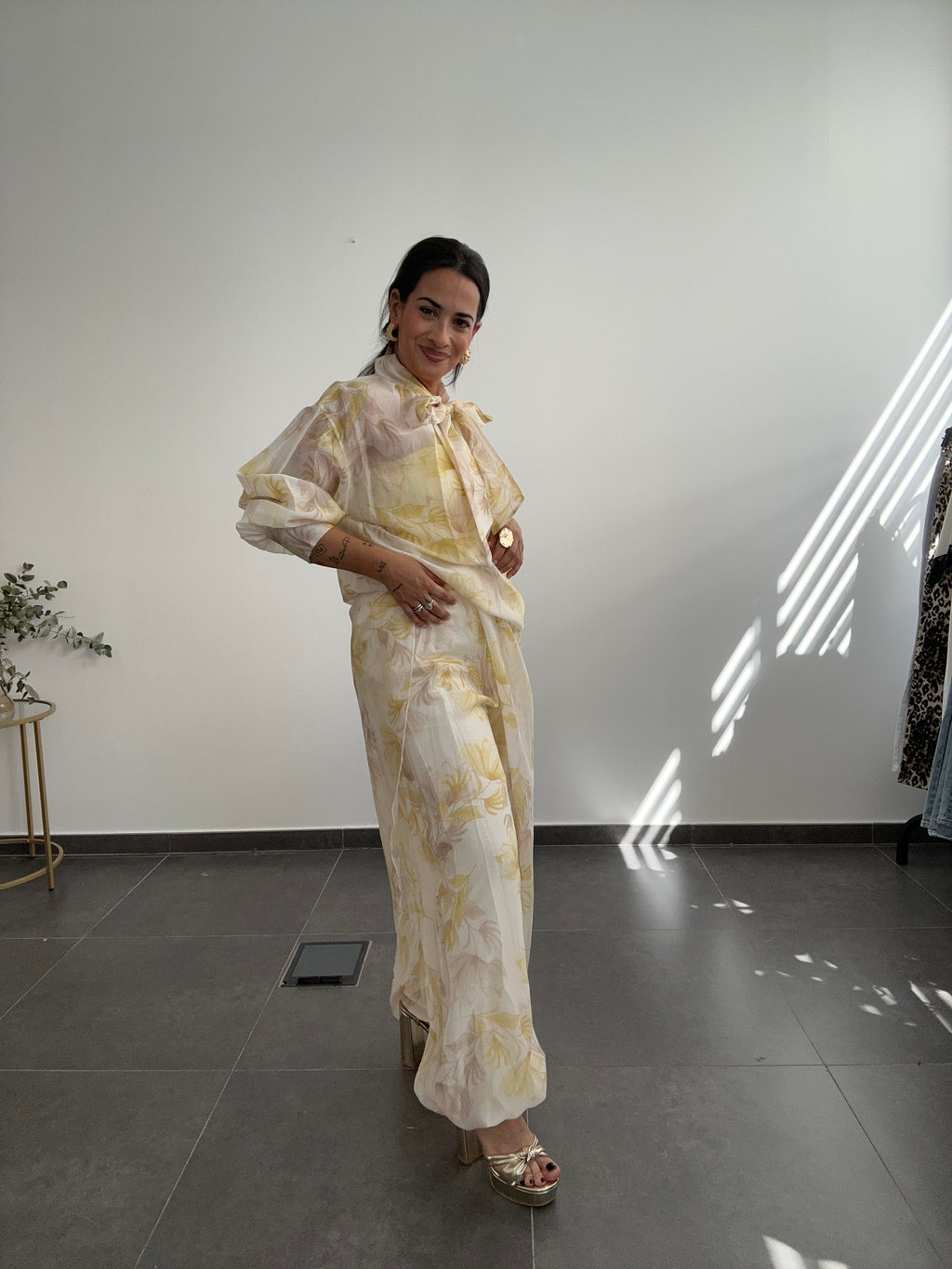 BLUSÓN FLORAL AMARILLO