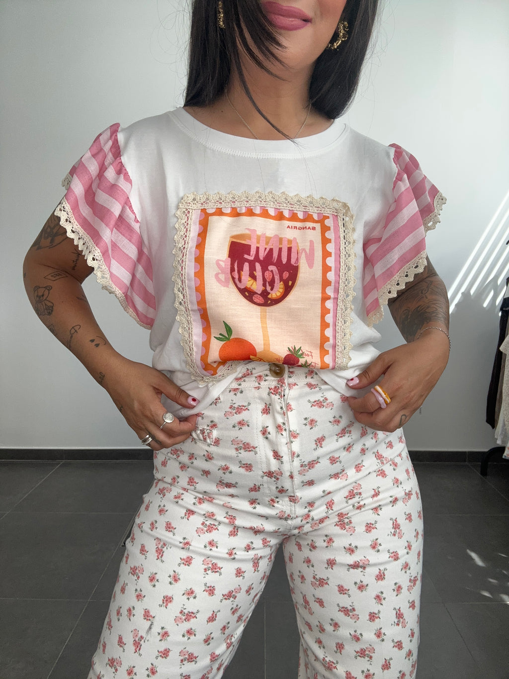 CAMISETA MANGA VOLANTE ROSA
