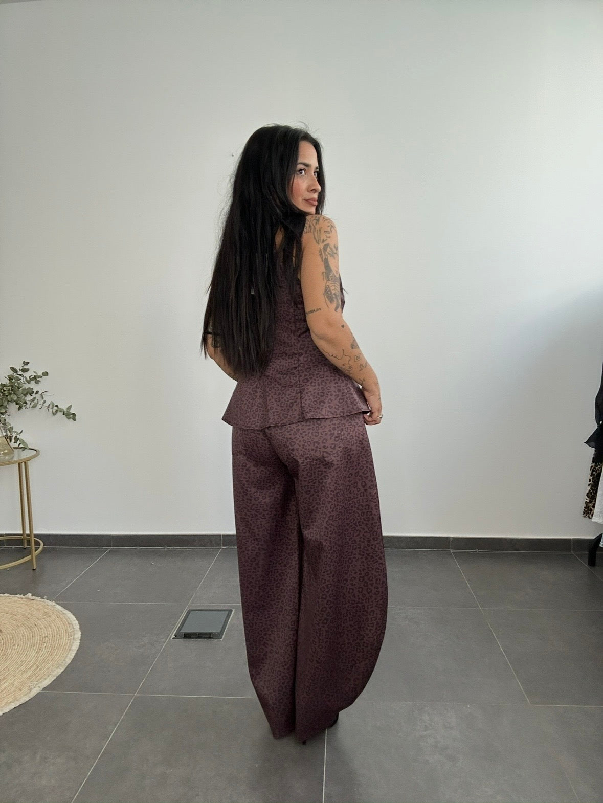 CONJUNTO ANIMAL PRINT MARRÓN.
