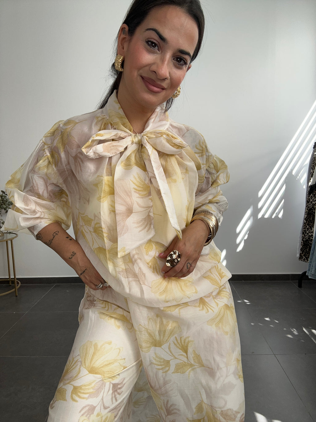 BLUSÓN FLORAL AMARILLO